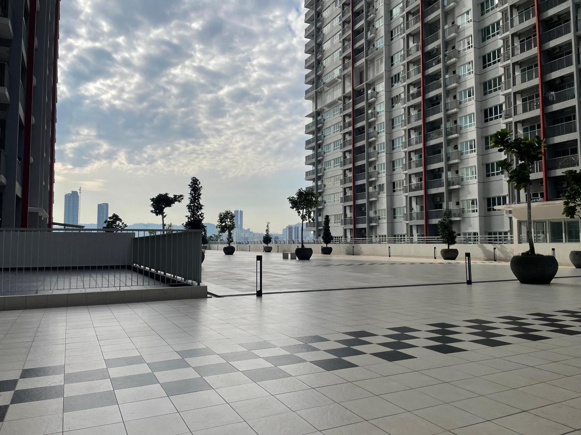 Hstayrazakcity Apartment *